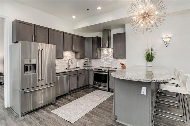 2940 Baltimore Avenue 1505, Kansas City, MO 64108