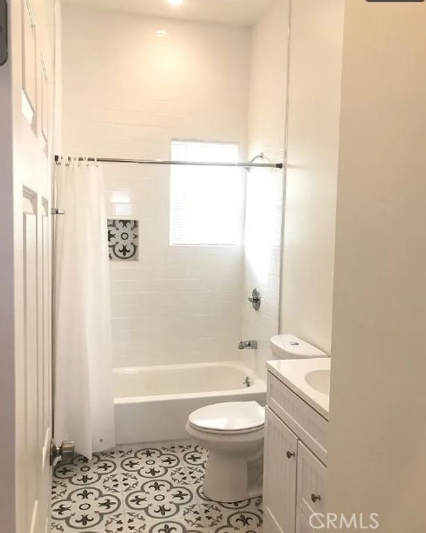 Image 14 of property listing at 8317 Whittier, Pico Rivera, CA 90660