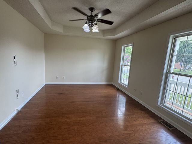 216 Grassmire Dr, Clarksville, TN 37042