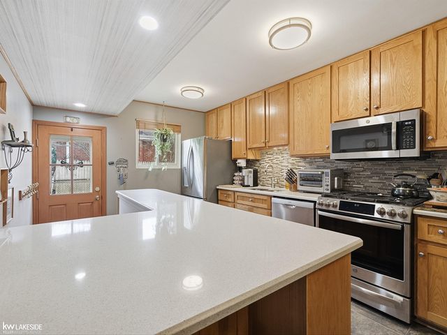 516 Miller Avenue, Rochester, MI 48307