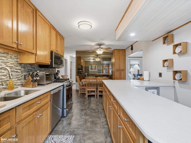 516 Miller Avenue, Rochester, MI 48307