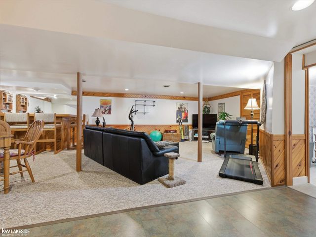 516 Miller Avenue, Rochester, MI 48307