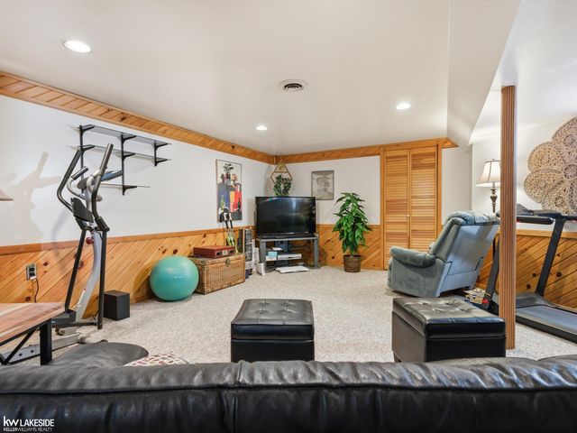 516 Miller Avenue, Rochester, MI 48307