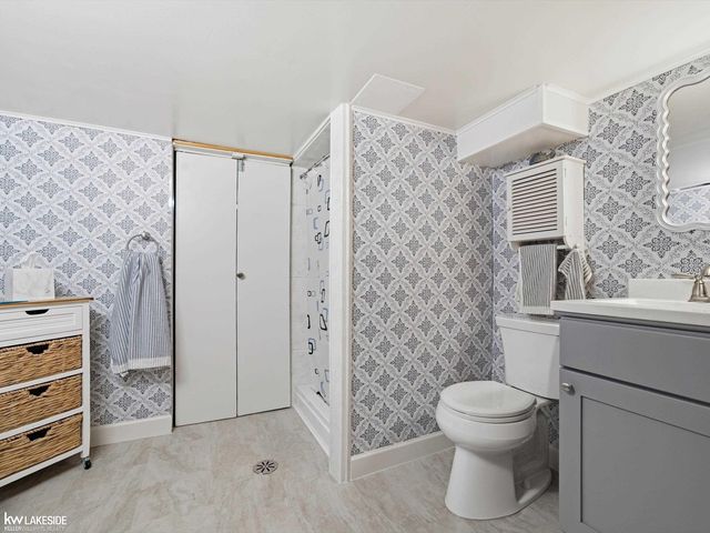 516 Miller Avenue, Rochester, MI 48307