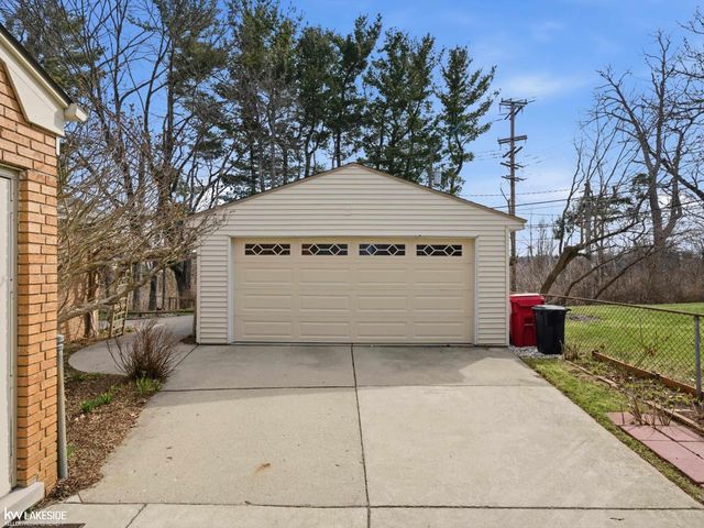 516 Miller Avenue, Rochester, MI 48307