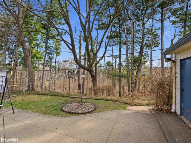 516 Miller Avenue, Rochester, MI 48307