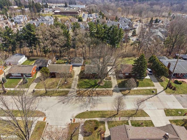 516 Miller Avenue, Rochester, MI 48307