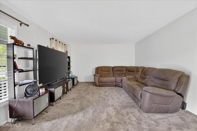10468 Cliffwood Road, Perrysburg, OH 43551
