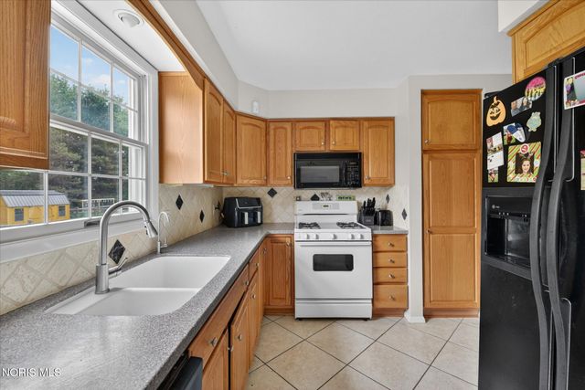 10468 Cliffwood Road, Perrysburg, OH 43551