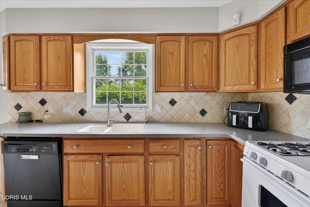 10468 Cliffwood Road, Perrysburg, OH 43551