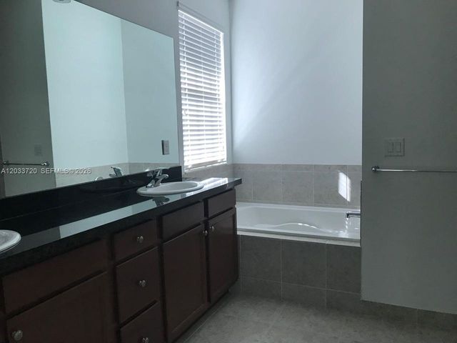 11324 SW 15th ST 11324, Pembroke Pines, FL 33025