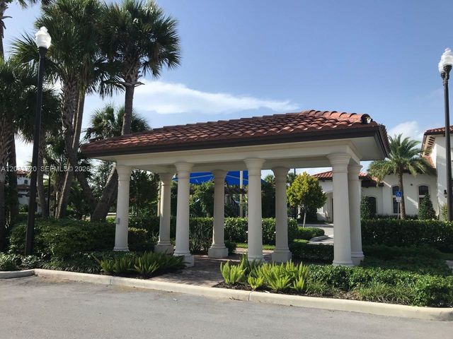 11324 SW 15th ST 11324, Pembroke Pines, FL 33025
