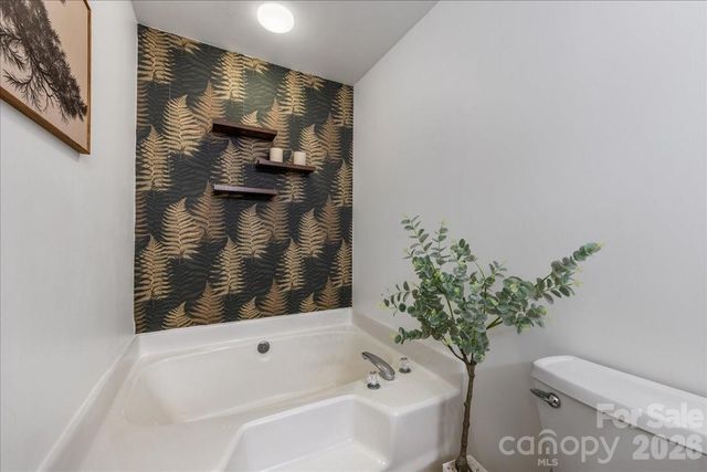 9627 Brookmere Lane, Charlotte, NC 28214