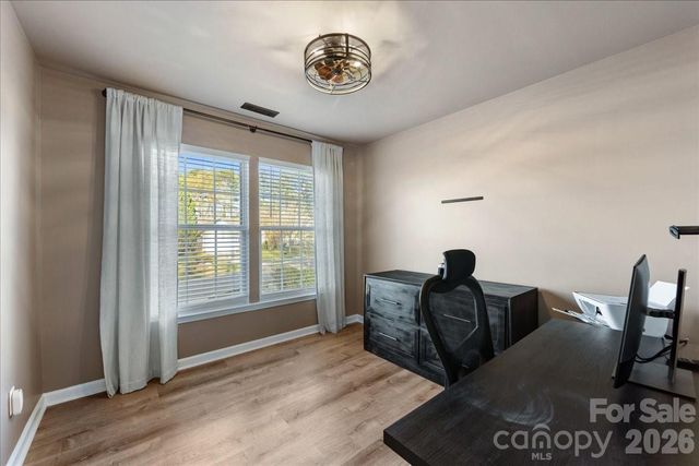 9627 Brookmere Lane, Charlotte, NC 28214