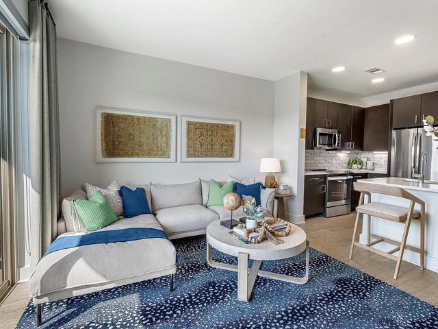 6400 Washington Avenue 334, Houston, TX 77007