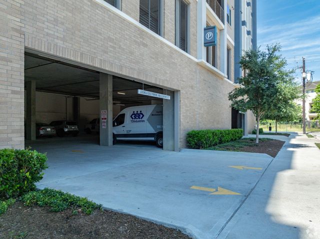 6400 Washington Avenue 334, Houston, TX 77007