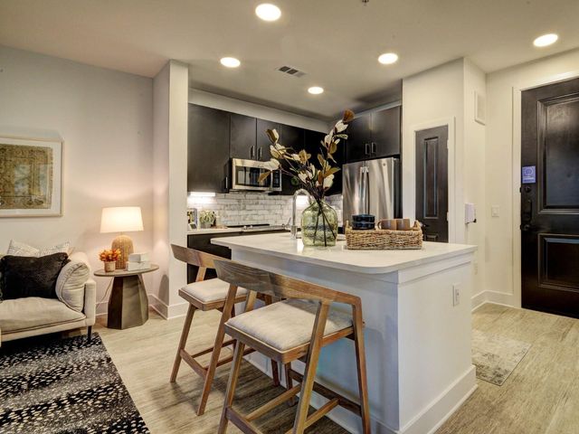 6400 Washington Avenue 334, Houston, TX 77007