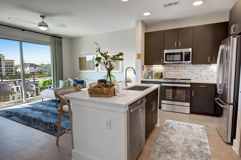 6400 Washington Avenue 334, Houston, TX 77007