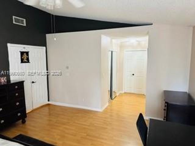 1040 NW 185th Ave, Pembroke Pines, FL 33029