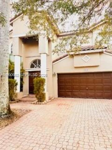 1040 NW 185th Ave, Pembroke Pines, FL 33029