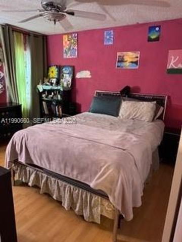 1040 NW 185th Ave, Pembroke Pines, FL 33029