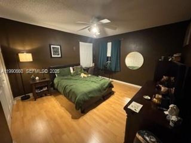 1040 NW 185th Ave, Pembroke Pines, FL 33029