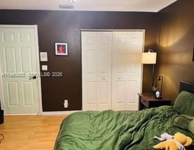 1040 NW 185th Ave, Pembroke Pines, FL 33029