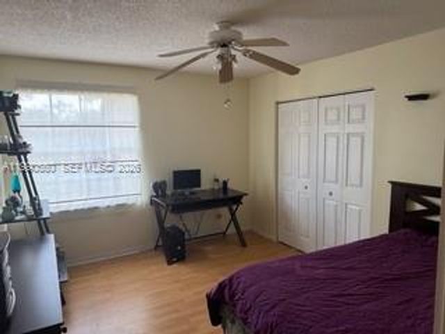 1040 NW 185th Ave, Pembroke Pines, FL 33029