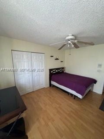 1040 NW 185th Ave, Pembroke Pines, FL 33029