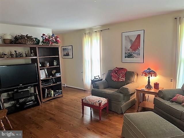 51 MOORE LN, Falling Waters, WV 25419