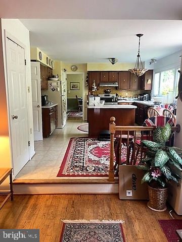 51 MOORE LN, Falling Waters, WV 25419