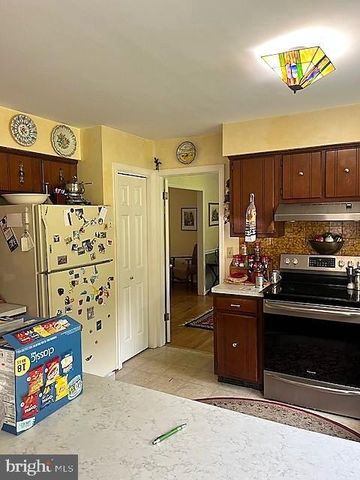 51 MOORE LN, Falling Waters, WV 25419