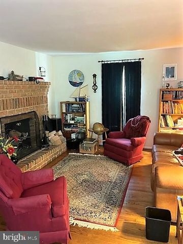 51 MOORE LN, Falling Waters, WV 25419