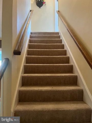 51 MOORE LN, Falling Waters, WV 25419