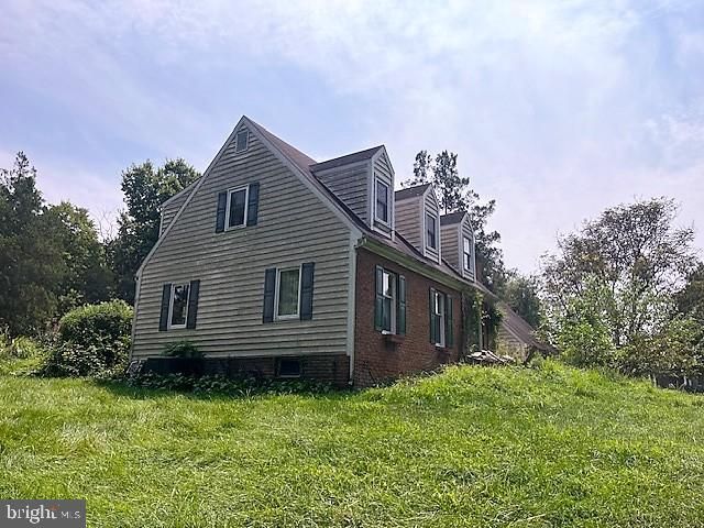 51 MOORE LN, Falling Waters, WV 25419