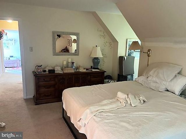 51 MOORE LN, Falling Waters, WV 25419