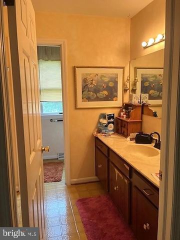 51 MOORE LN, Falling Waters, WV 25419