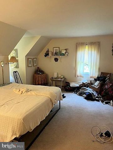 51 MOORE LN, Falling Waters, WV 25419