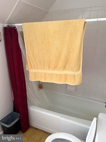 51 MOORE LN, Falling Waters, WV 25419