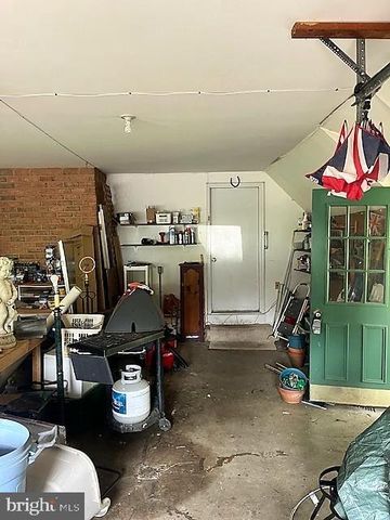 51 MOORE LN, Falling Waters, WV 25419