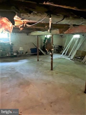 51 MOORE LN, Falling Waters, WV 25419