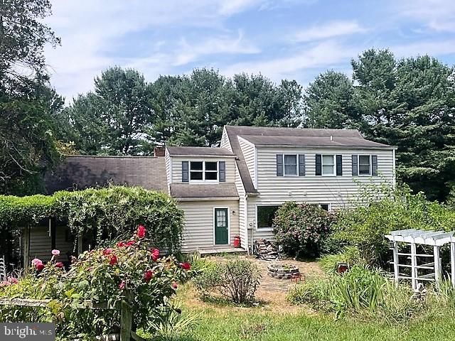 51 MOORE LN, Falling Waters, WV 25419