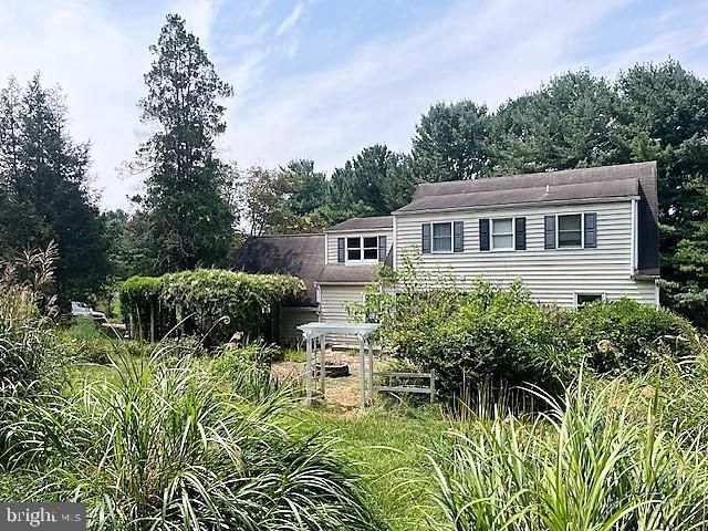51 MOORE LN, Falling Waters, WV 25419