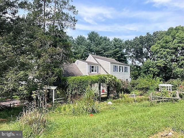 51 MOORE LN, Falling Waters, WV 25419