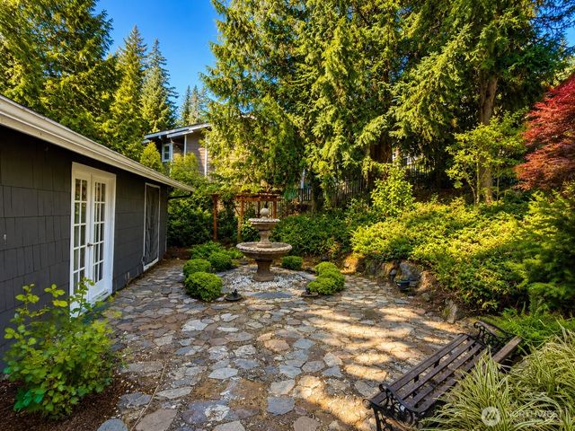 15222 SE 48th Drive, Bellevue, WA 98006