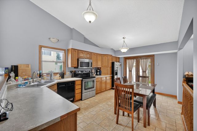 9701 Monroe Court, Urbandale, IA 50322