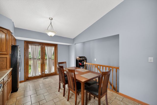 9701 Monroe Court, Urbandale, IA 50322