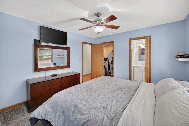 9701 Monroe Court, Urbandale, IA 50322