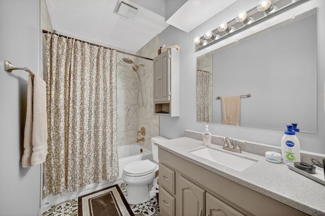 9701 Monroe Court, Urbandale, IA 50322