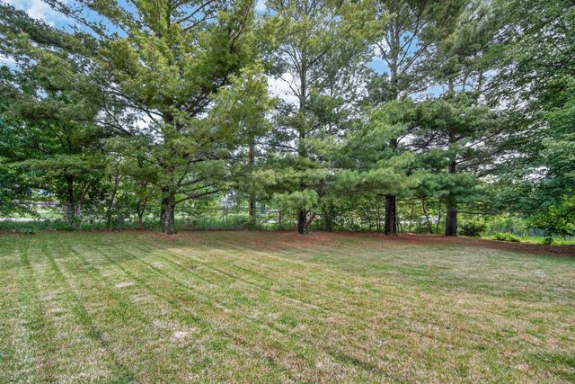 9701 Monroe Court, Urbandale, IA 50322